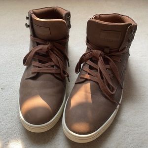 Men’s casual sneakers